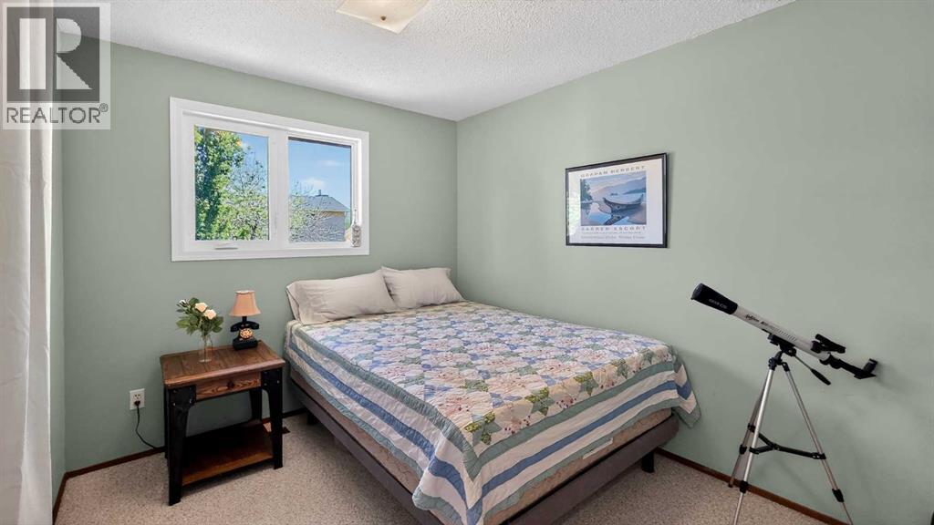 77 Iroquois Crescent W - 18