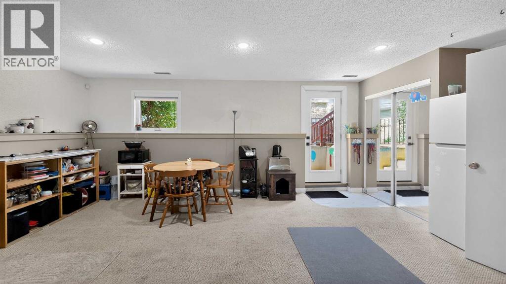 77 Iroquois Crescent W - 27