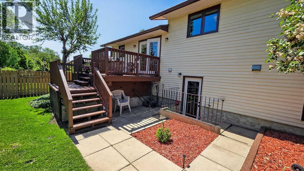 77 Iroquois Crescent W - 40