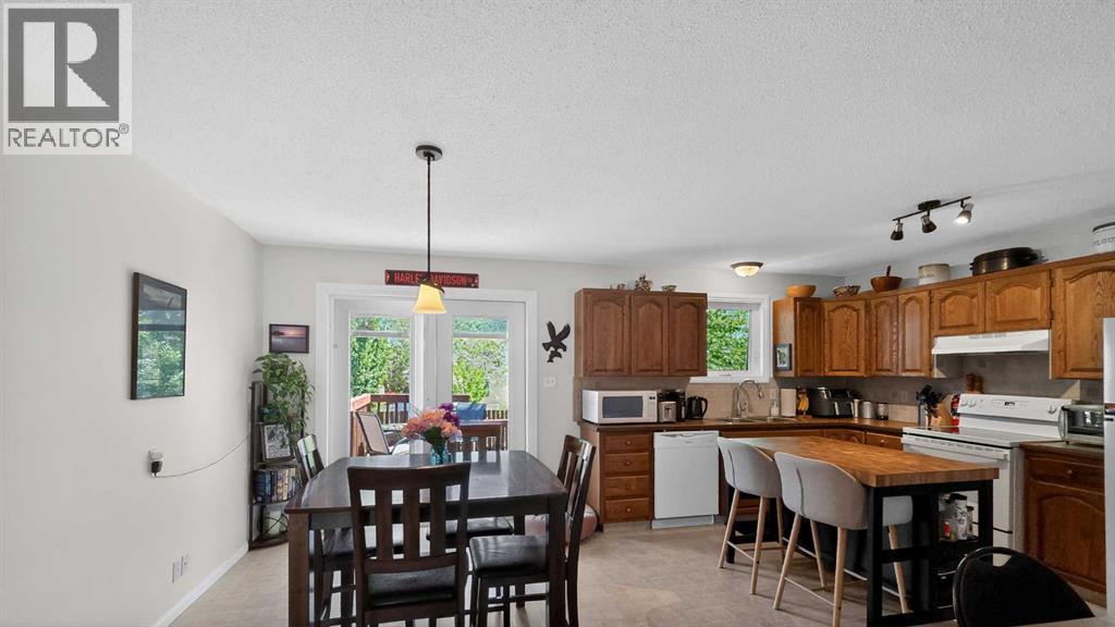77 Iroquois Crescent W - 7