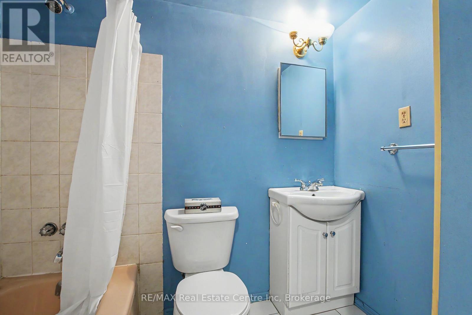 #412 105 CONROY CRESCENT - Image 10
