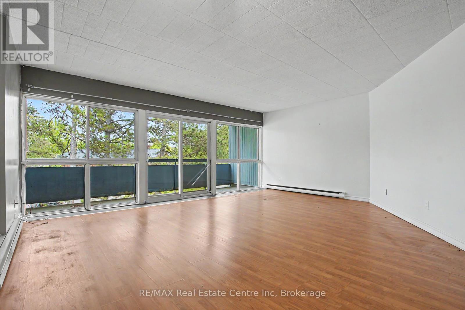 #412 105 CONROY CRESCENT - Image 4