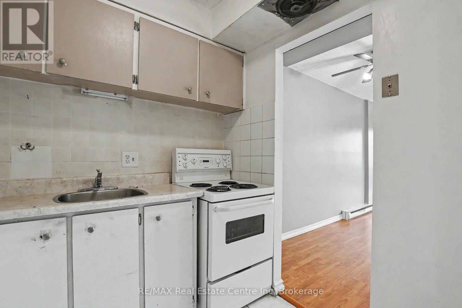 #412 105 CONROY CRESCENT - Image 6