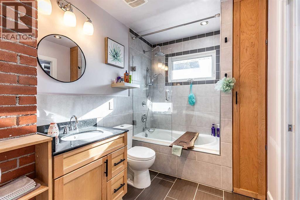 683 7 Street SW - 13