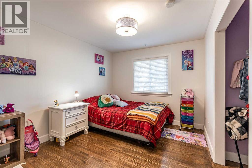 683 7 Street SW - 19