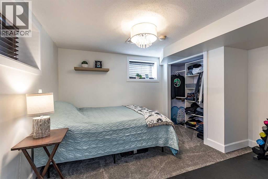 683 7 Street SW - 30