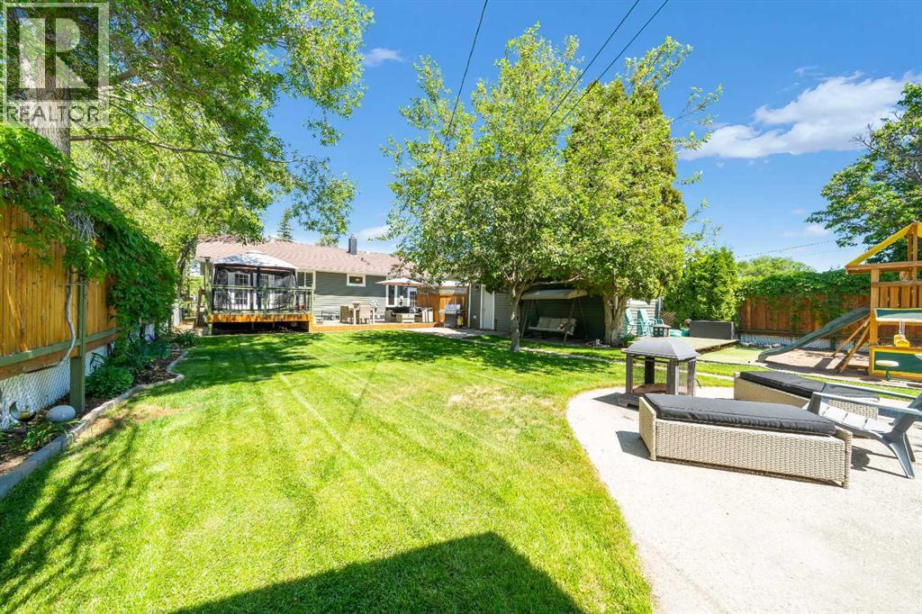 683 7 Street SW - 38