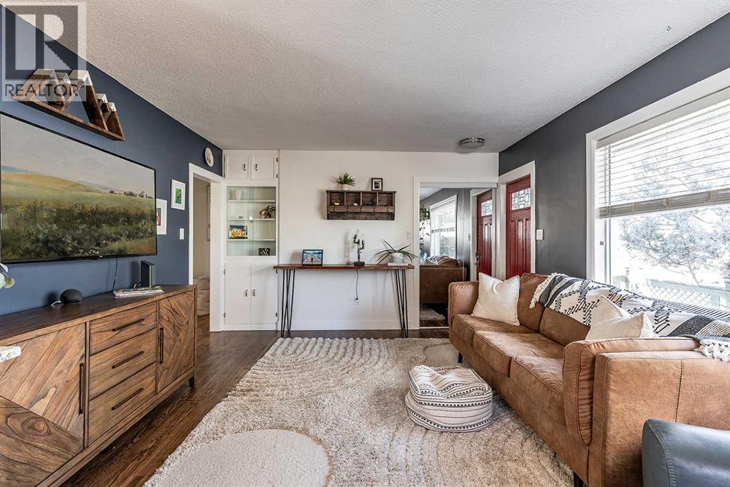 683 7 Street SW - 6
