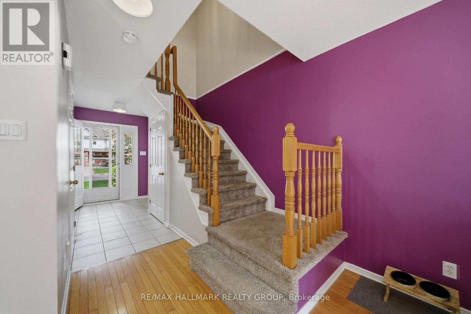 3 Bed, 2 Bath House for Sale in Ottawa – 902 PARADISE CRESCENT, Ottawa – MLS# X13220494 - Image 13