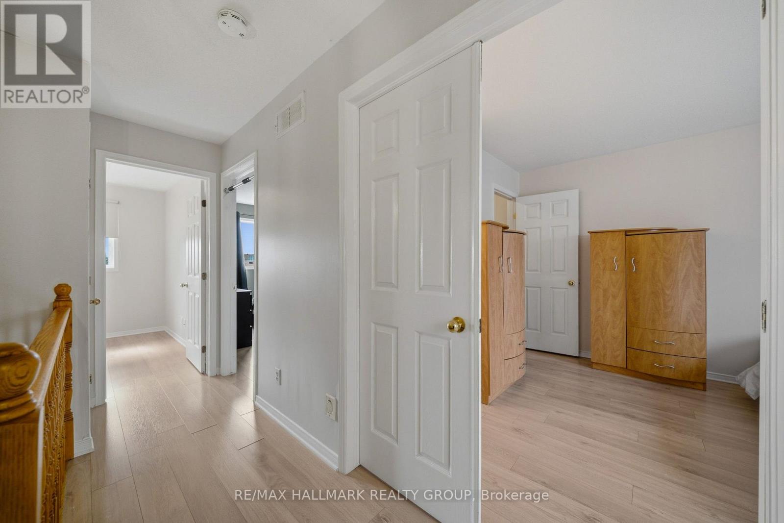 3 Bed, 2 Bath House for Sale in Ottawa – 902 PARADISE CRESCENT, Ottawa – MLS# X13220494 - Image 15