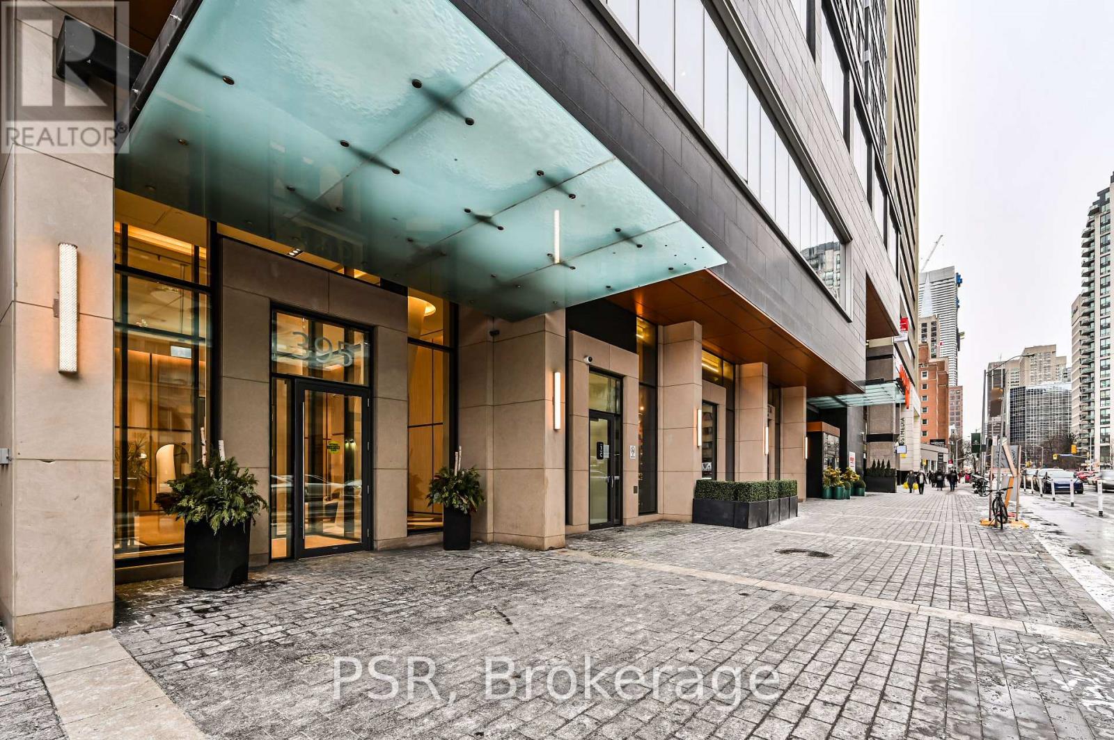 #4409 395 BLOOR STREET E - 3