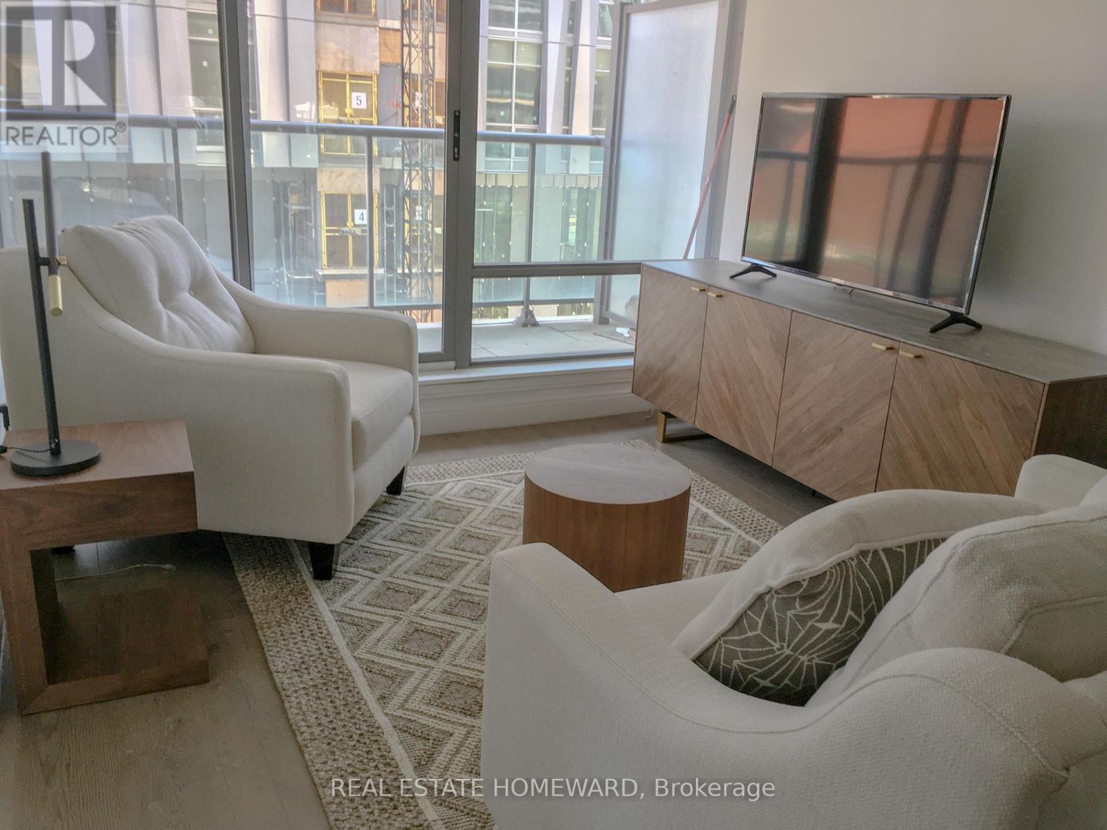 #603 18 YORKVILLE AVENUE - 3
