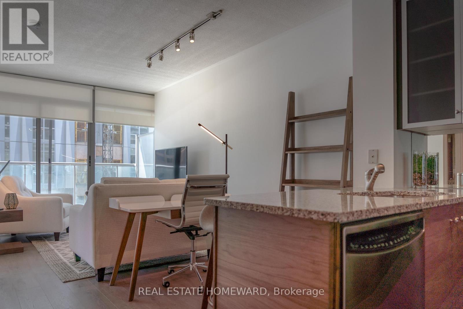 #603 18 YORKVILLE AVENUE - 6