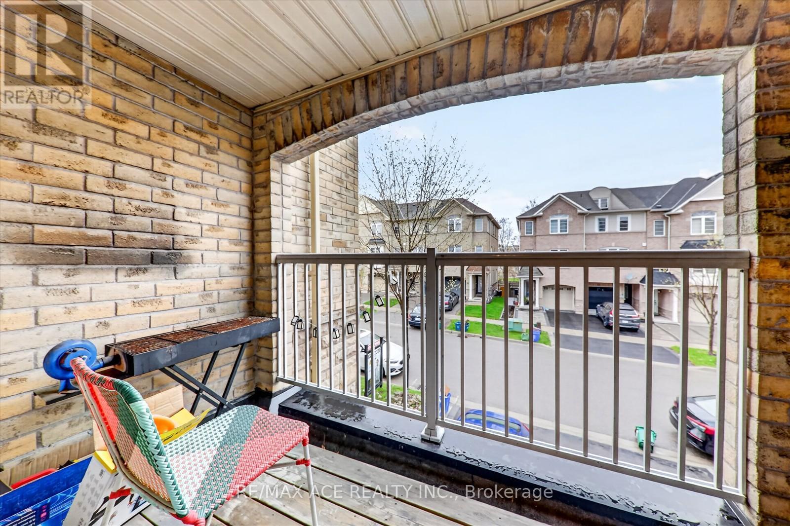 24 CULLCASTLE STREET - 23