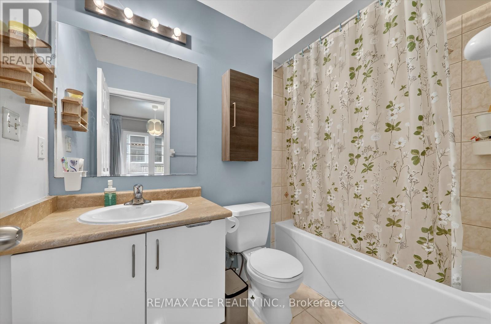 24 CULLCASTLE STREET - 32