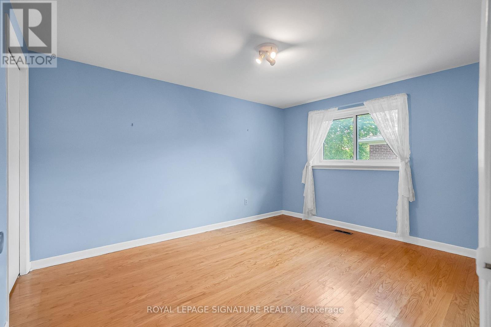 9 MOLLARD ROAD - 22