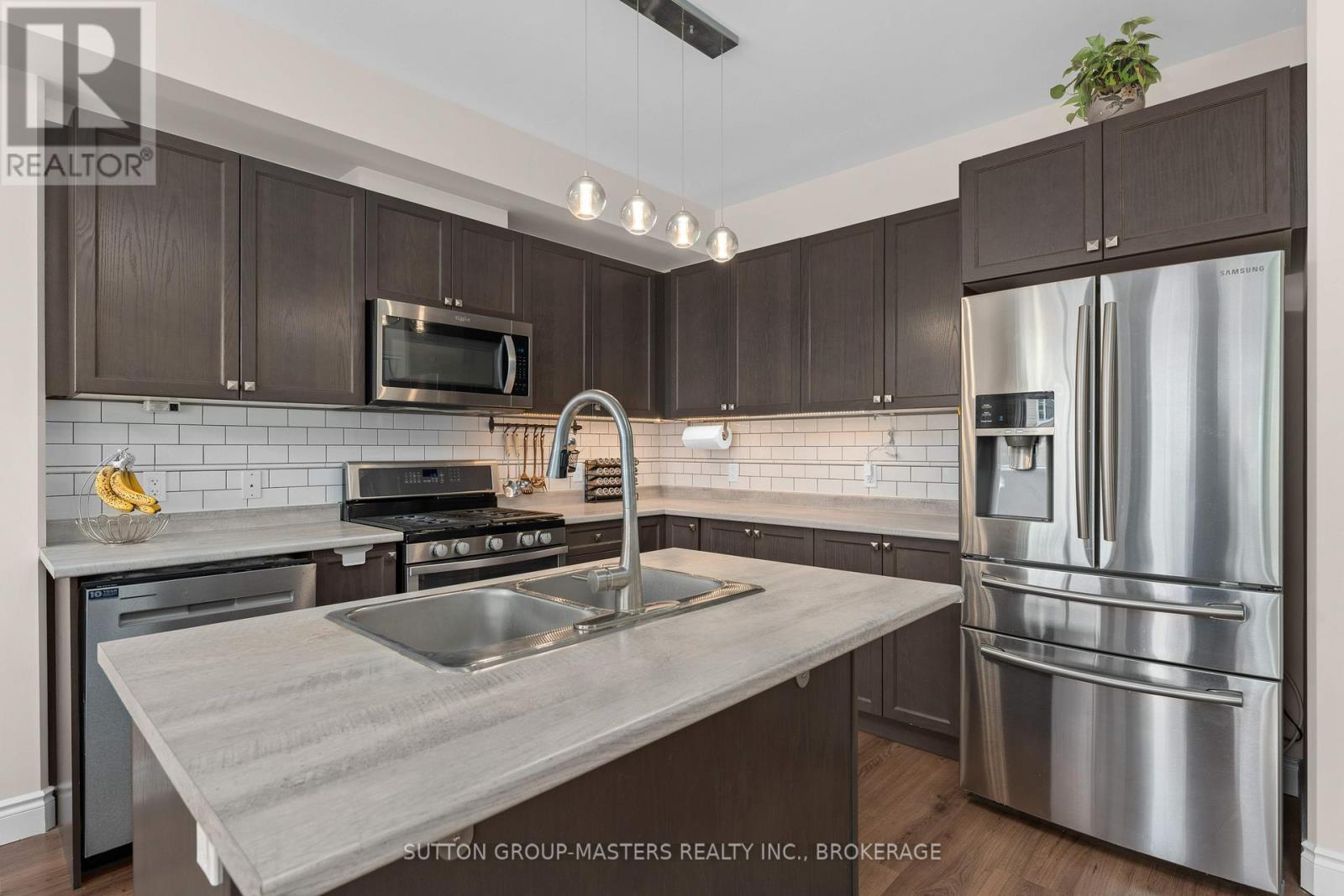 120 HAZLETT STREET - 10