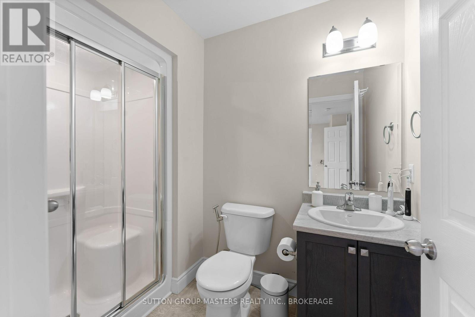 120 HAZLETT STREET - 24