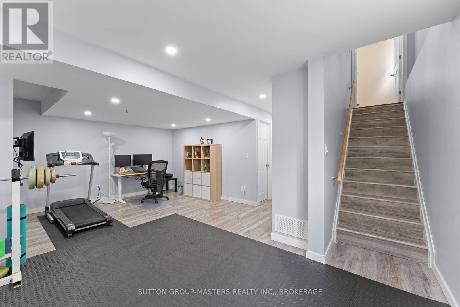 120 HAZLETT STREET - 30