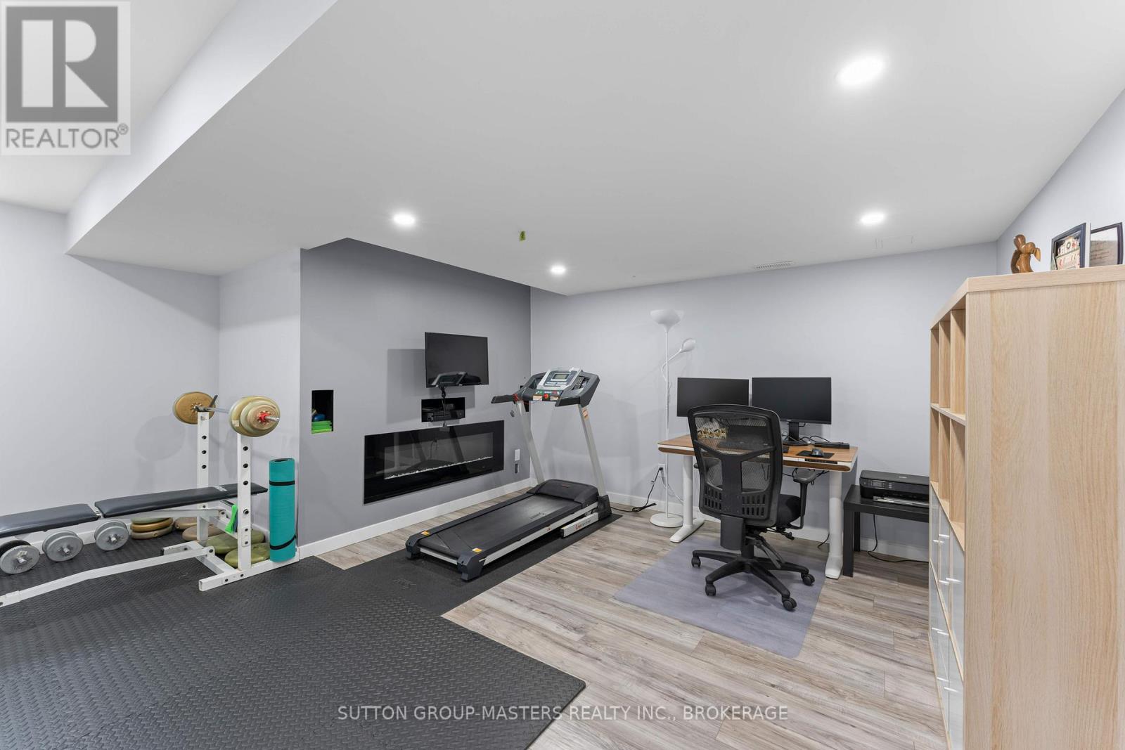 120 HAZLETT STREET - 31