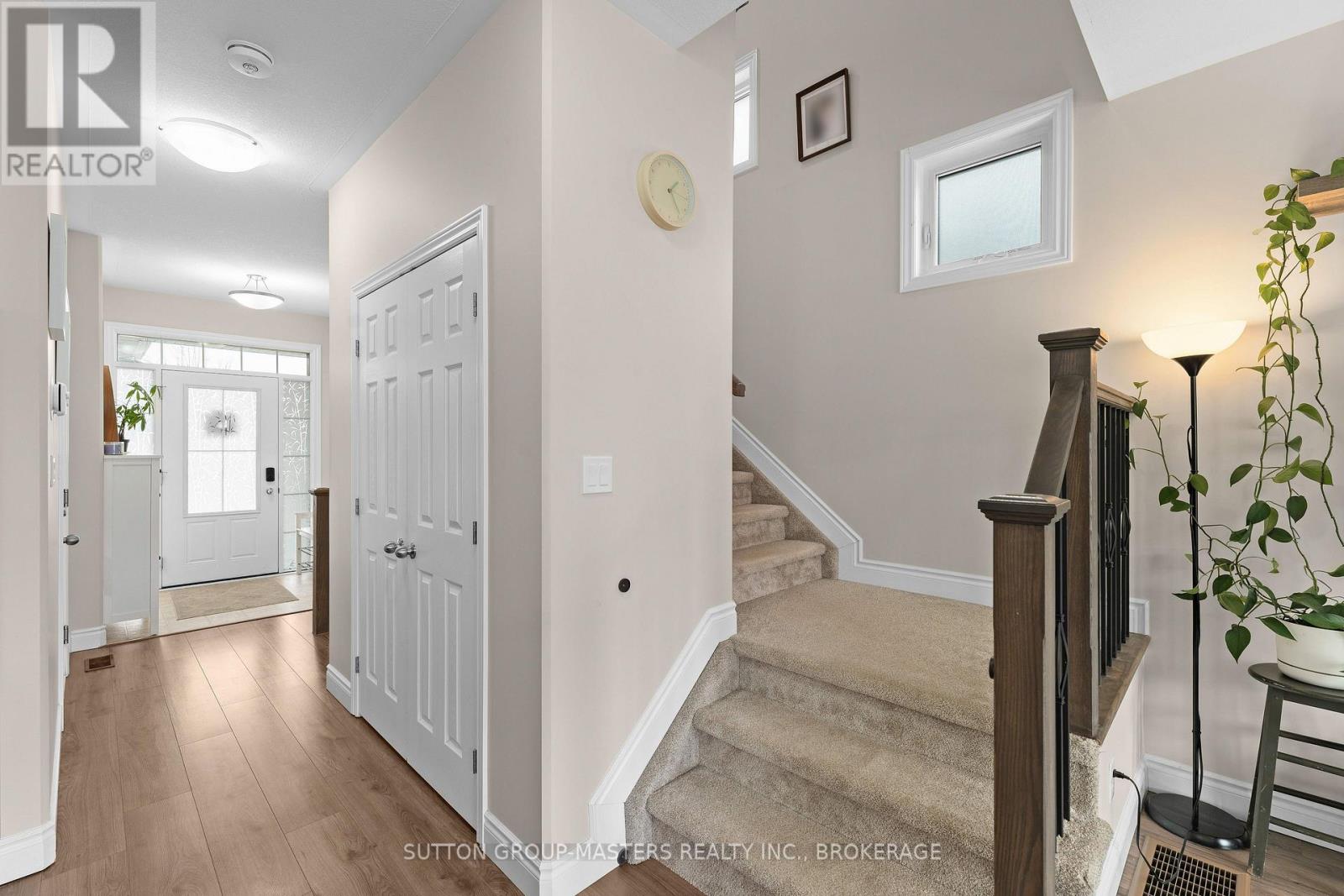 120 HAZLETT STREET - 8