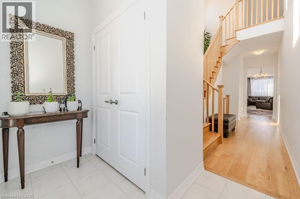 53 MACKAY Drive - 4