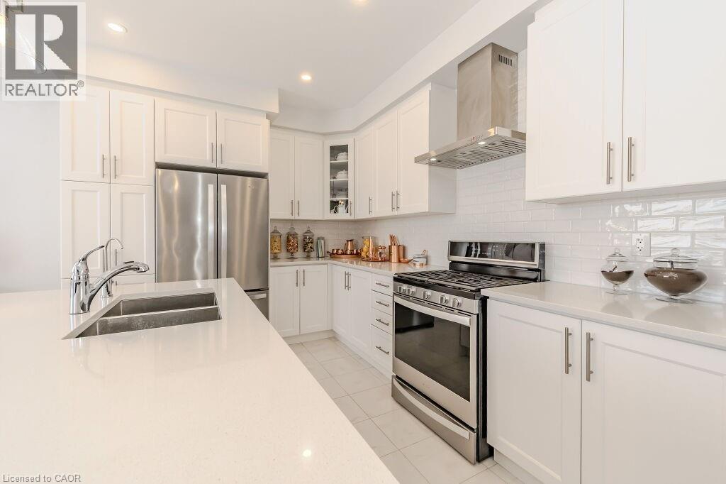 53 MACKAY Drive - 20