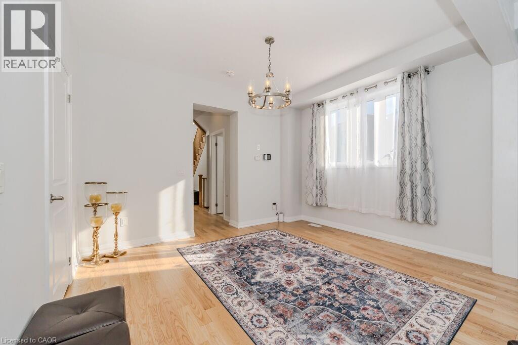 53 MACKAY Drive - 7