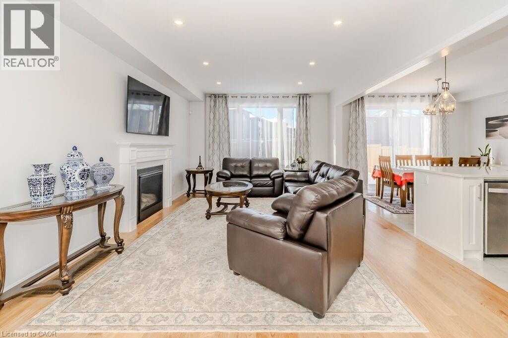 53 MACKAY Drive - 11