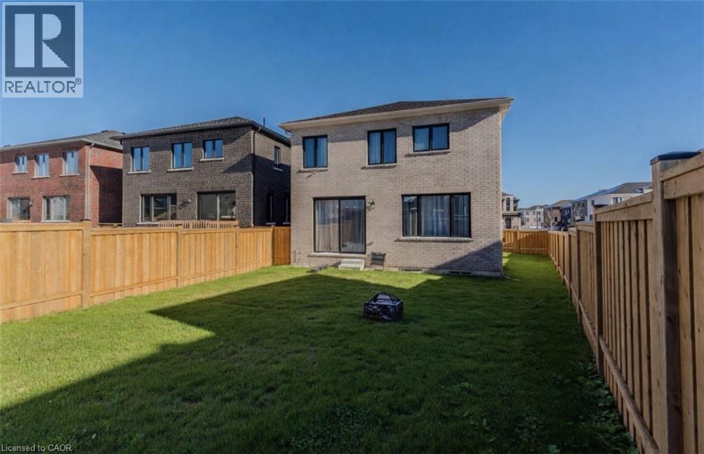 53 MACKAY Drive - 36