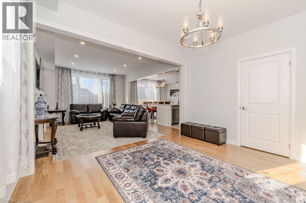53 MACKAY Drive - 9