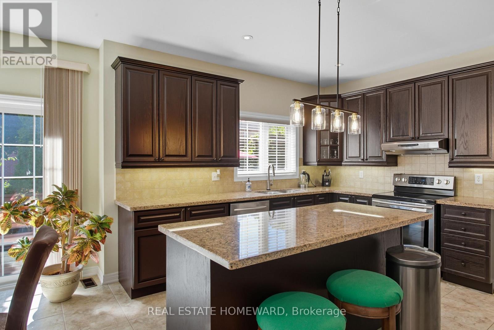 9 TARMACK DRIVE - 14