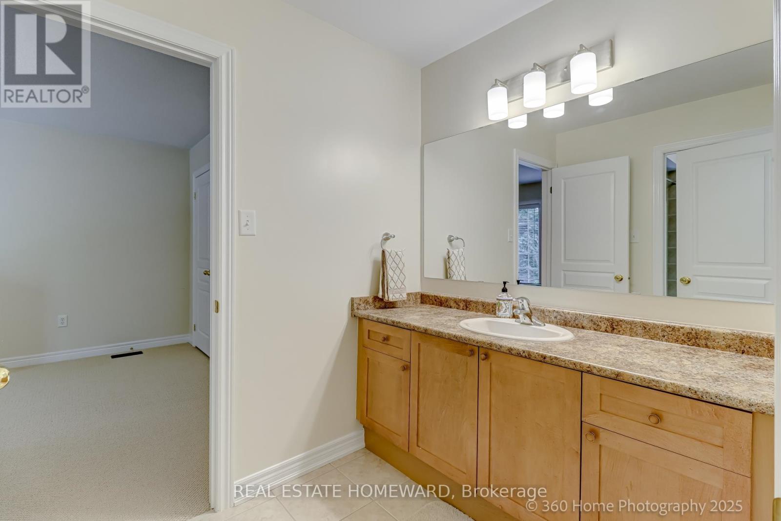 9 TARMACK DRIVE - 28