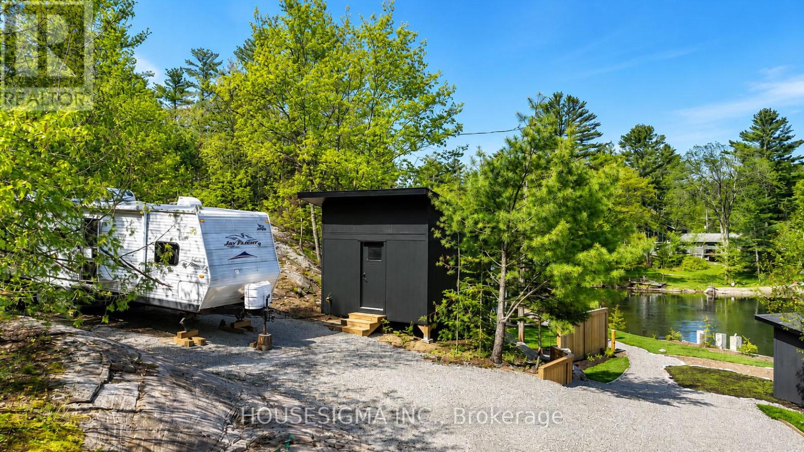 8150 LAIDLAW AVENUE - 6