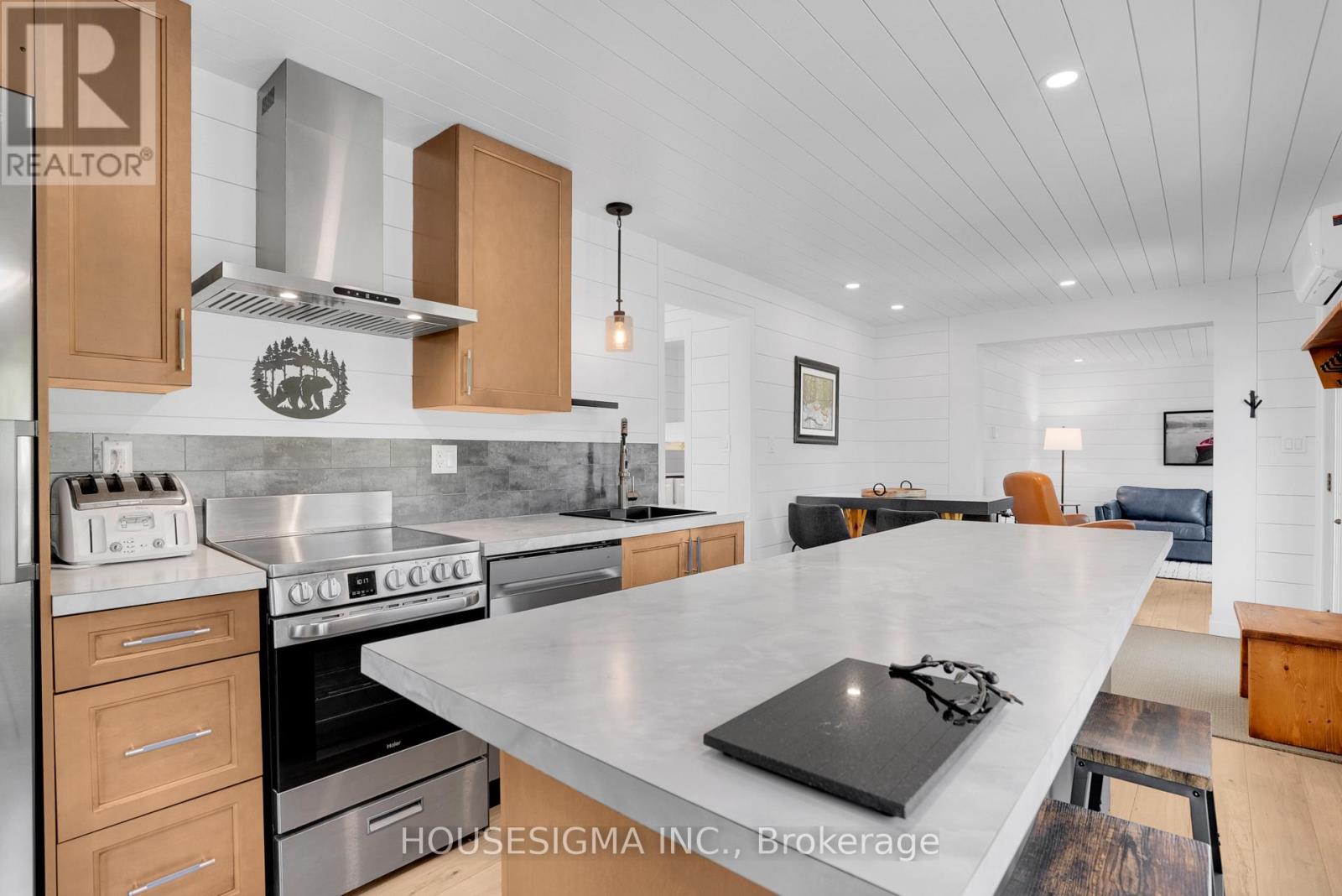 8150 LAIDLAW AVENUE - 8