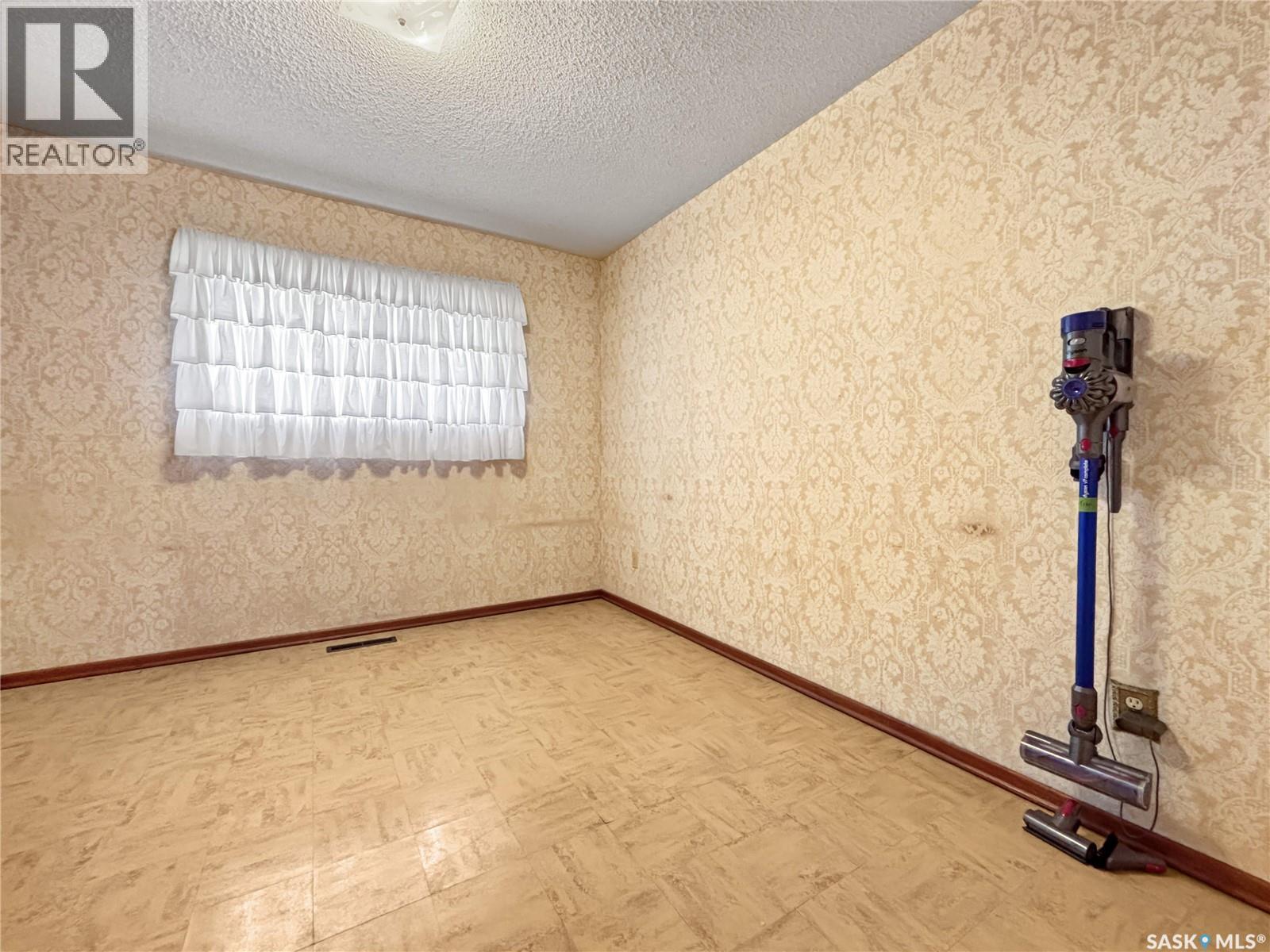 2606 37th STREET W - 10
