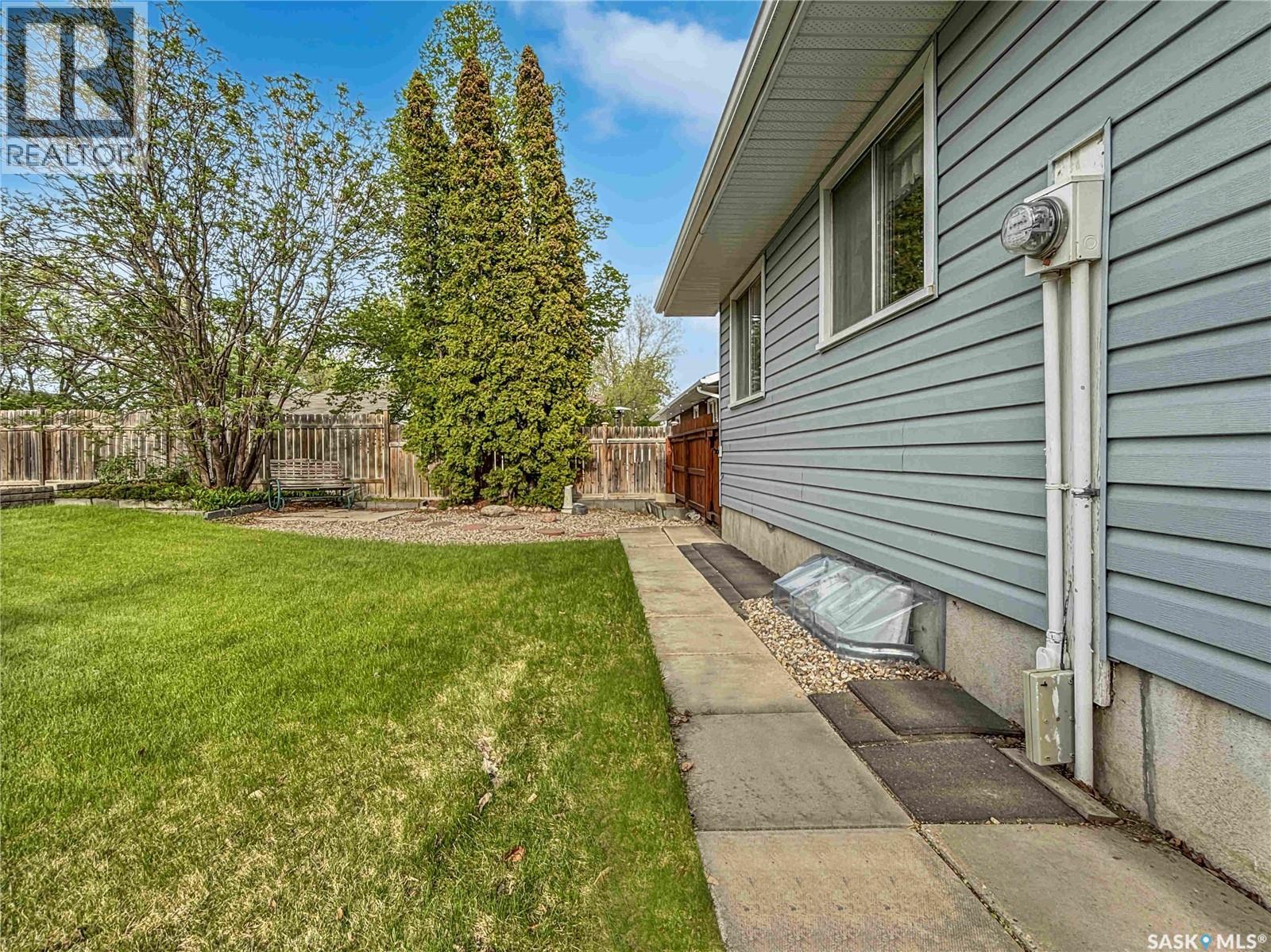 2606 37th STREET W - 22