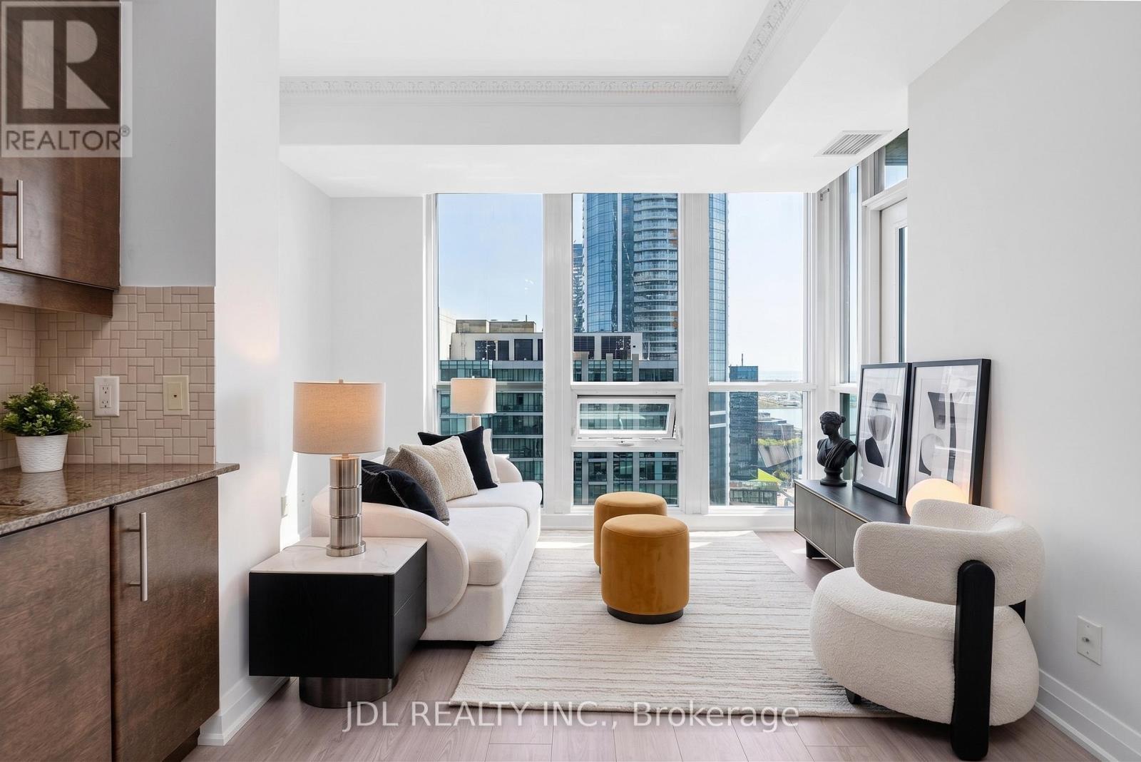 #4006 16 HARBOUR STREET - 1