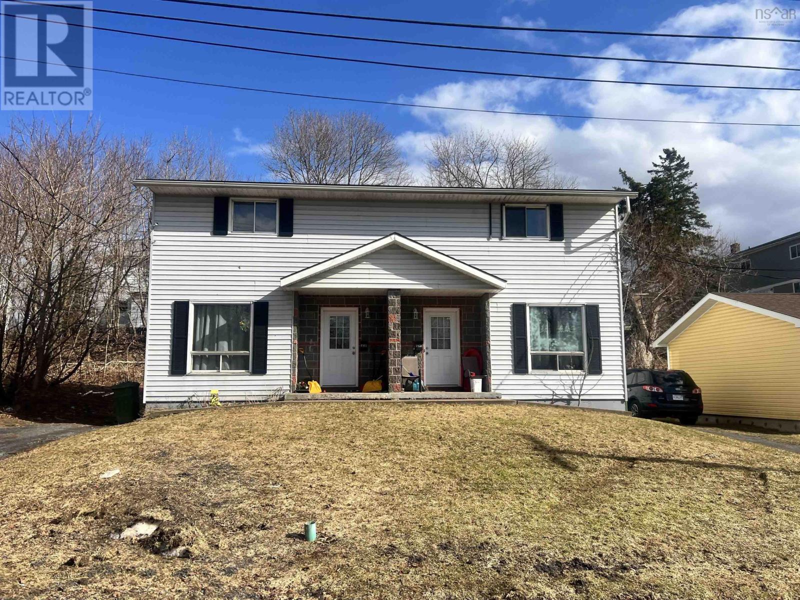 520/526 Pleasant Street - 1