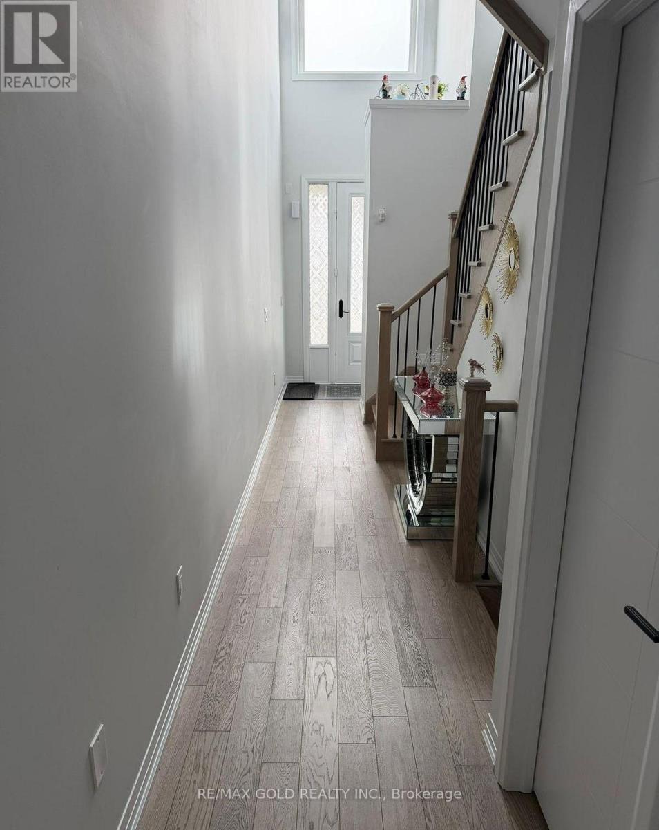 109 SILVERWOOD CRESCENT - 2
