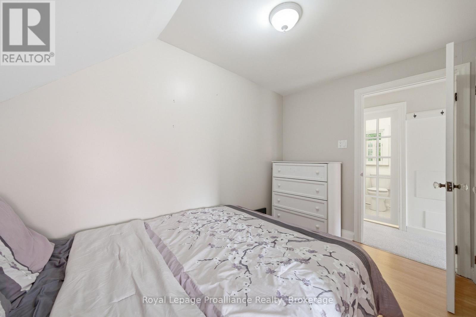 165 LINGHAM STREET - 35