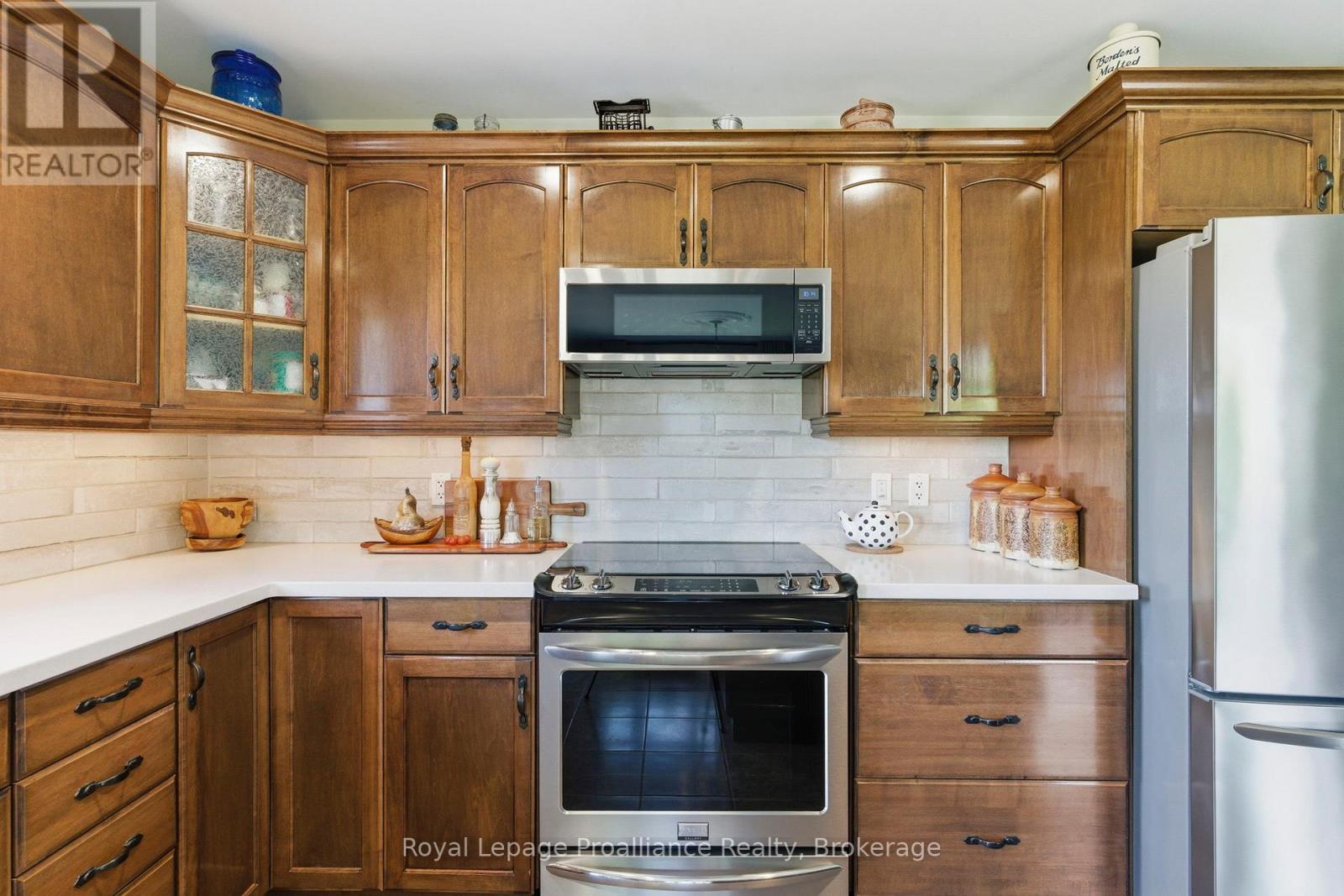 561 STACEY ROAD - 10