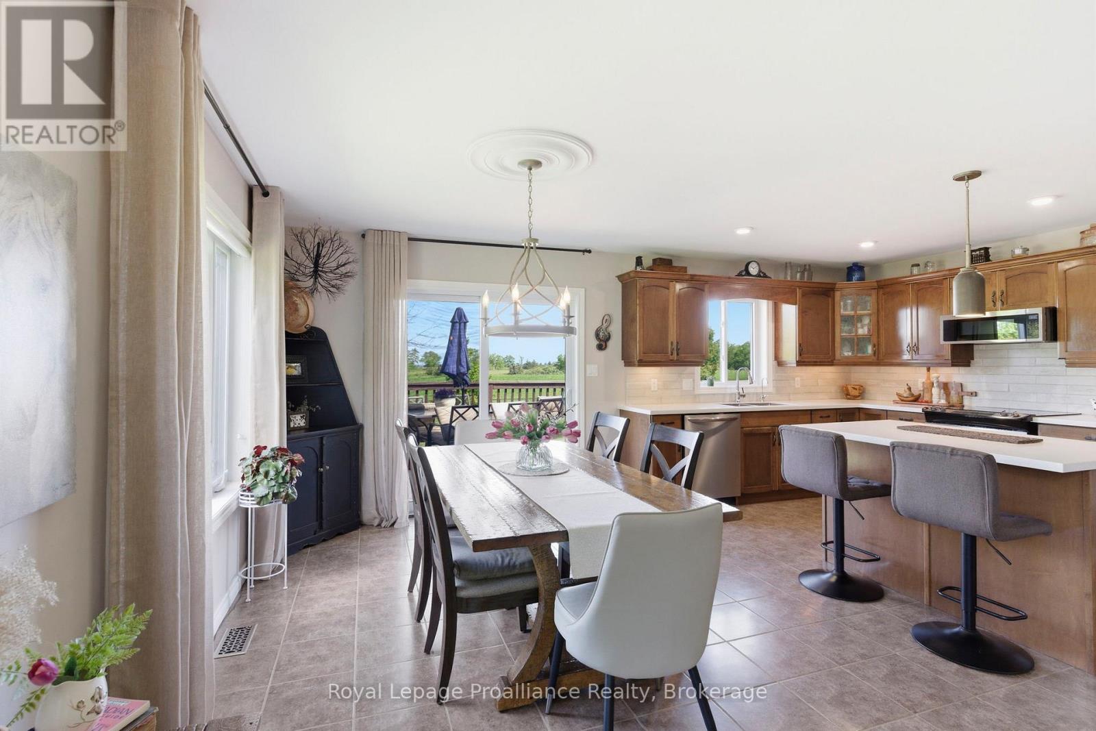561 STACEY ROAD - 13
