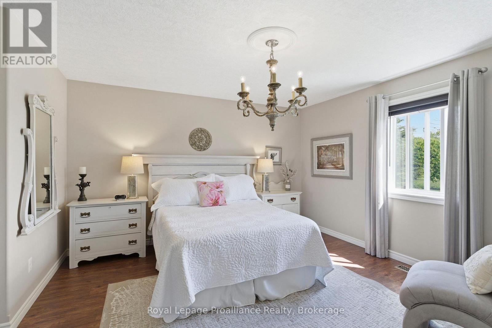 561 STACEY ROAD - 18