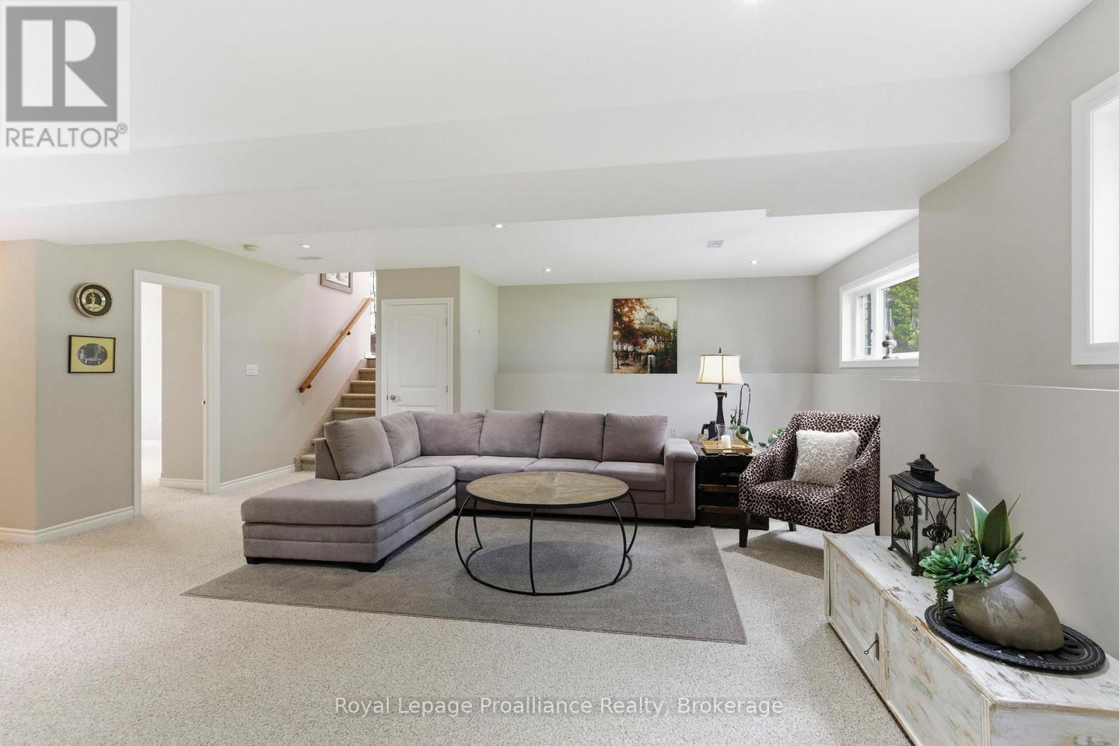 561 STACEY ROAD - 26