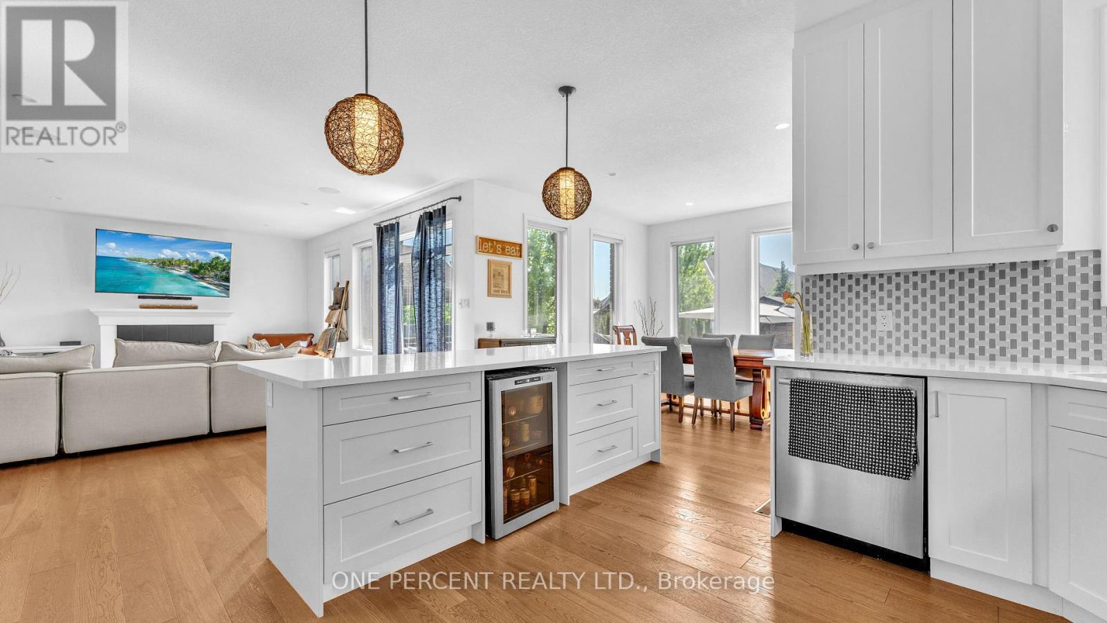 16 PEREGRINE AVENUE - 11
