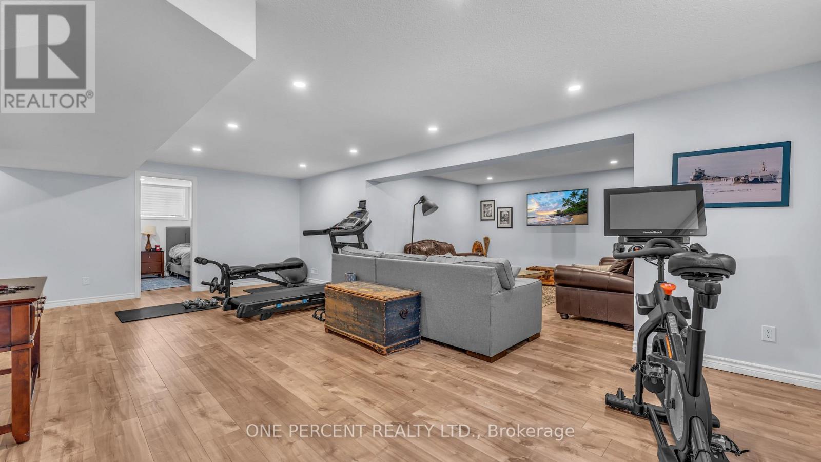 16 PEREGRINE AVENUE - 28