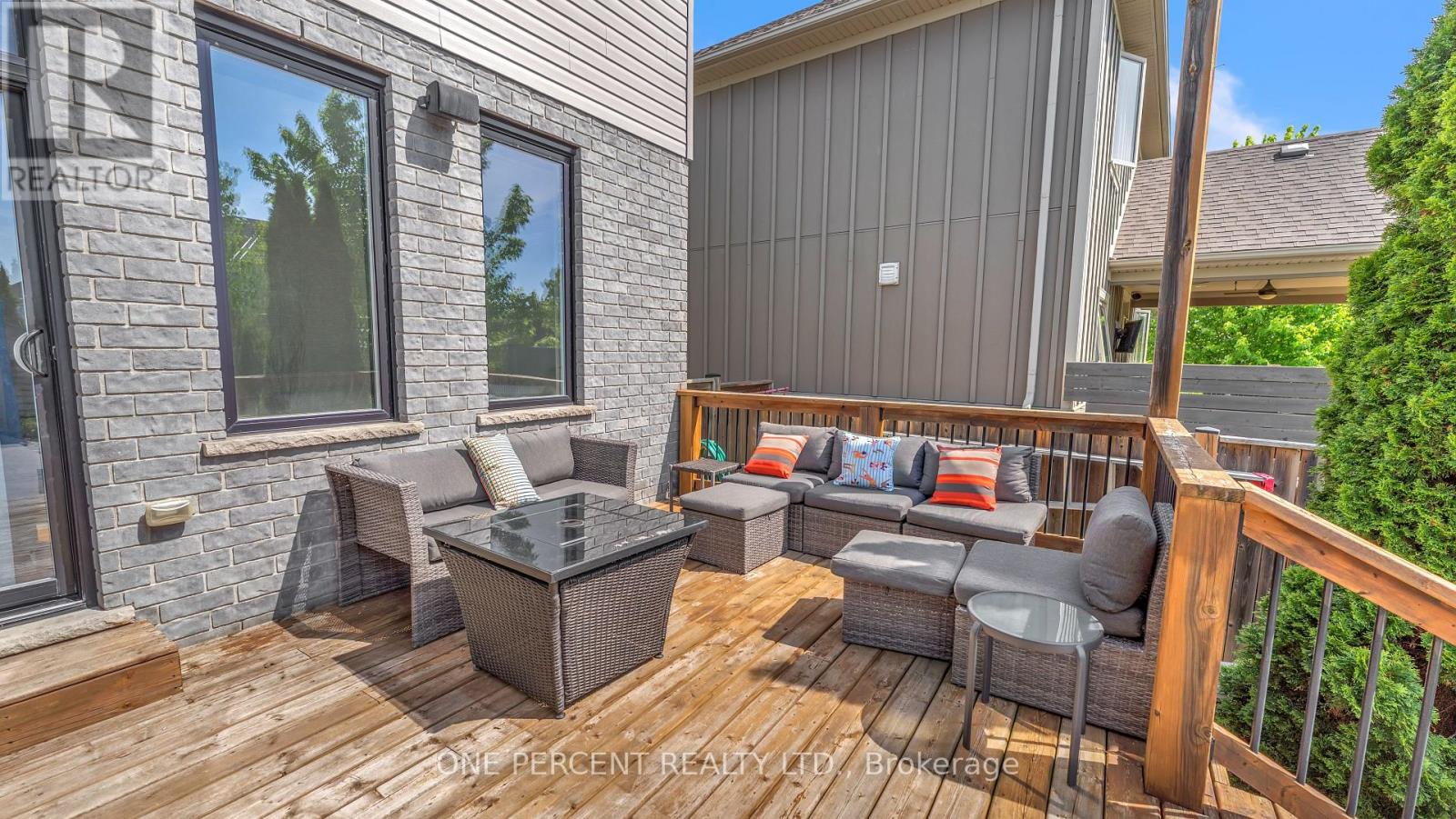 16 PEREGRINE AVENUE - 33