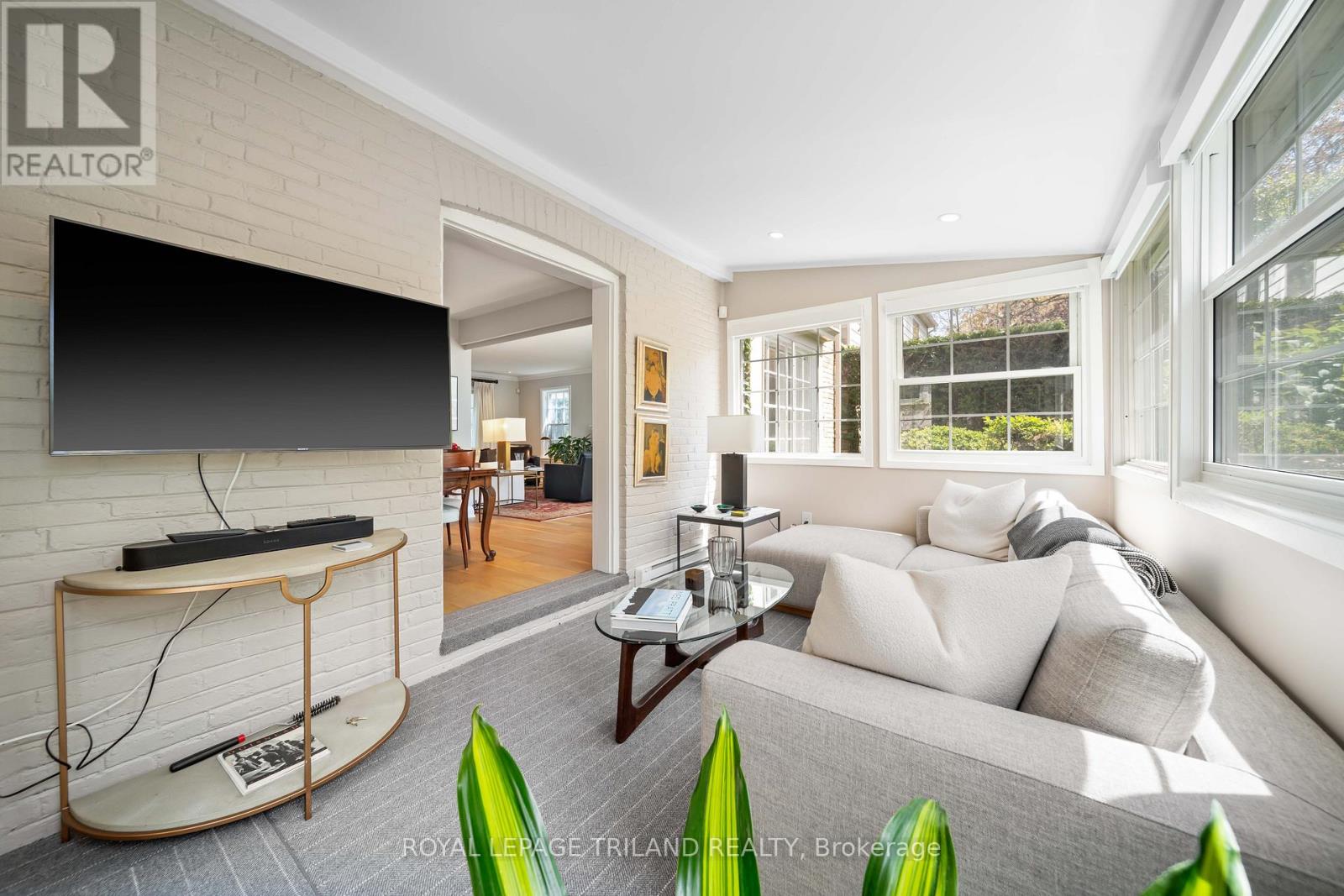 997 MAITLAND STREET - 19