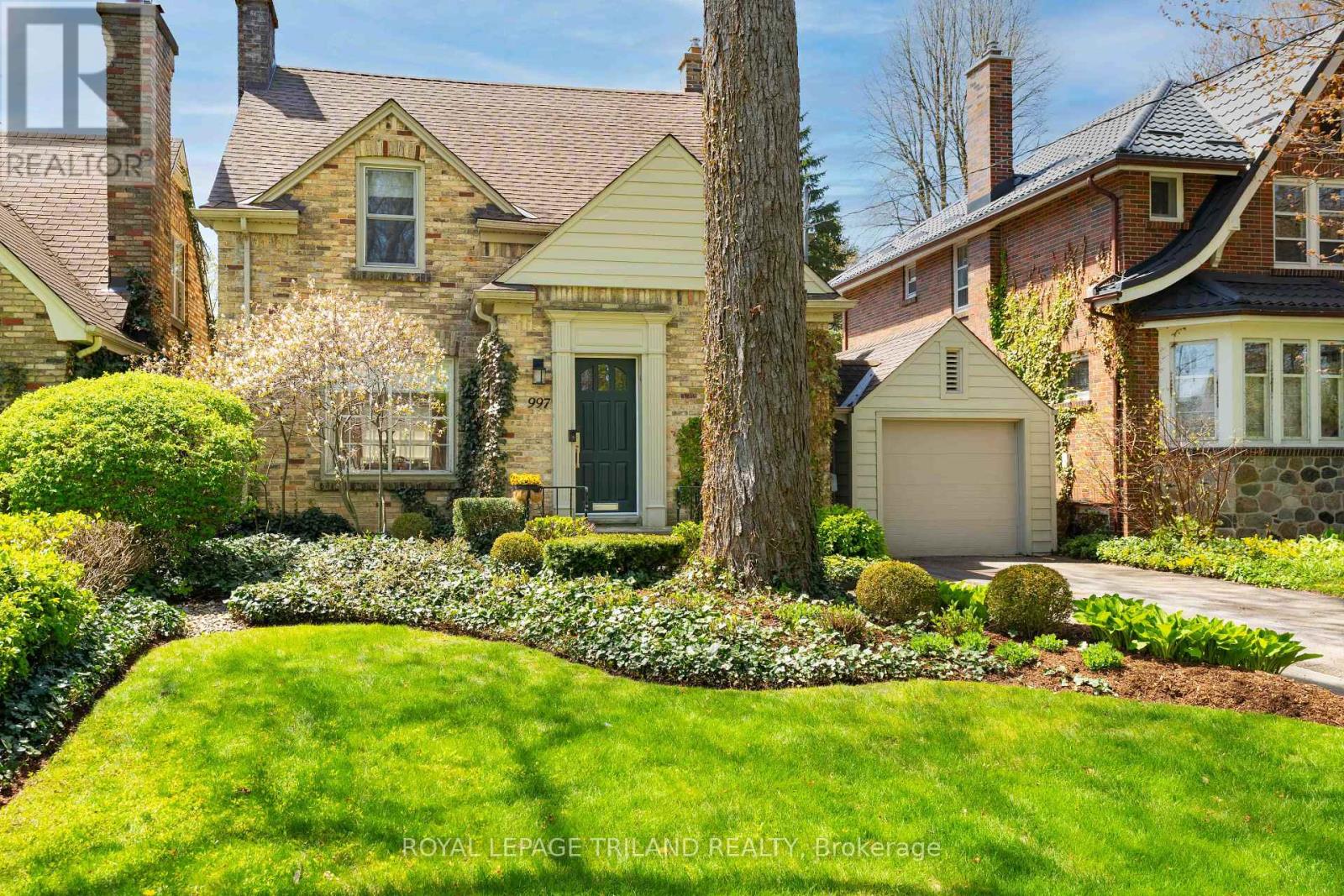 997 MAITLAND STREET - 2